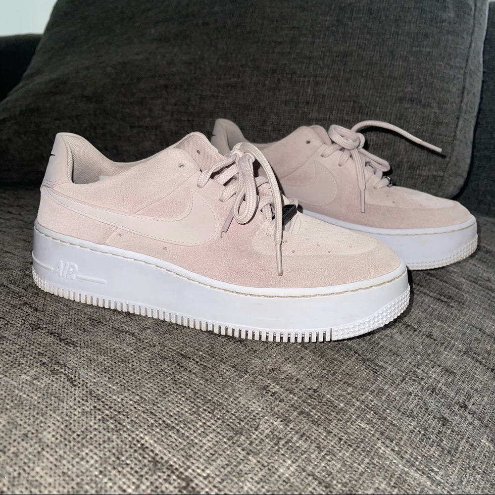 Nike Air Force 1 Sage Low Barely Rose